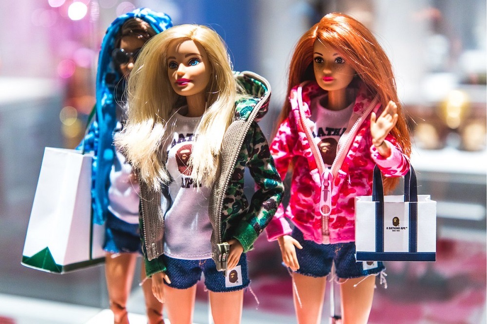 Η Barbie γίνεται μούσα του streetstyle