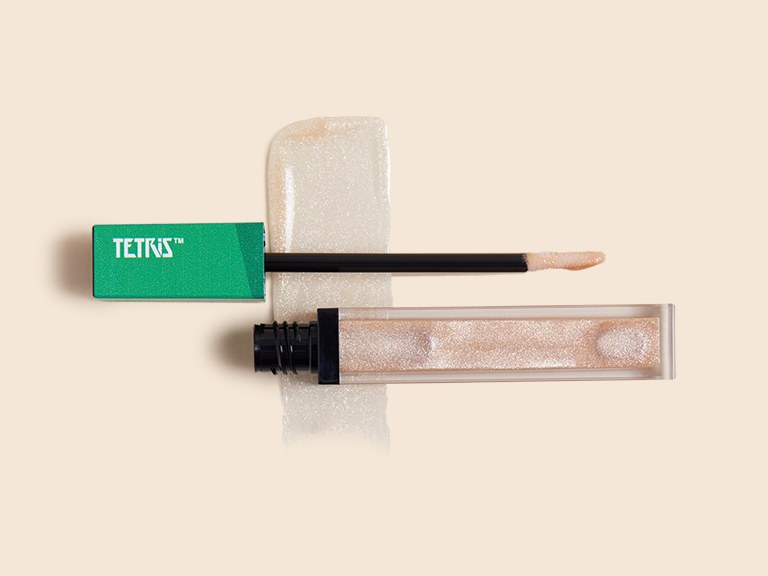Retro beauty άρωμα με την Tetris makeup collection 