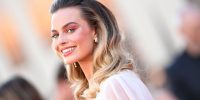 H Margot Robbie απογείωσε τη γαλλική φινέτσα με Chanel