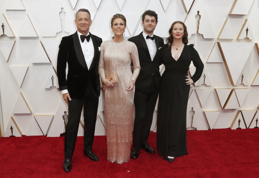 Tom Hanks και Rita Wilson έλαμψαν στο κόκκινο χαλί των Oscar 