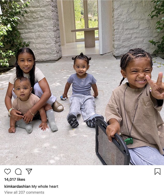 Τα 4 παιδιά της Kim Kardashian στο πιο γλυκό post 
