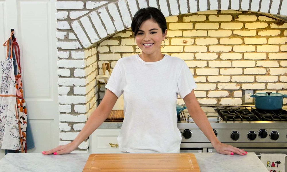 H Selena Gomez έχει δική της εκπομπή μαγειρικής!