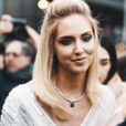 H Chiara Ferragni ποζάρει με φουσκωμένη κοιλίτσα