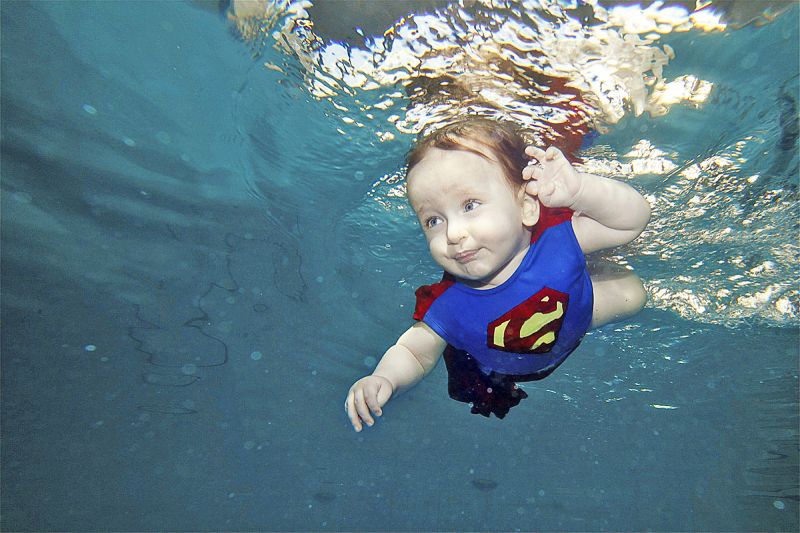 Underwater baby portrait at Ixtheis swimming school stef tsakiris