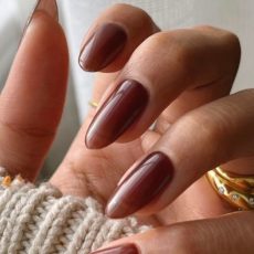 Chocolate chrome nails