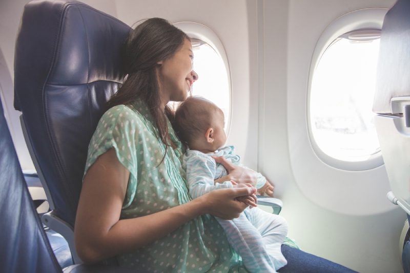 μωρό ταξίδι αεροπλάνο