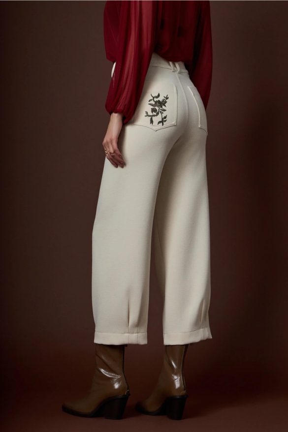 cozy_vibe_festive_outfits_b