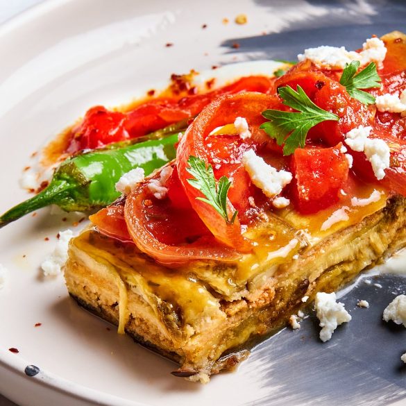 σμυρναίικες μελιτζάνες με σάλτσα φέτας