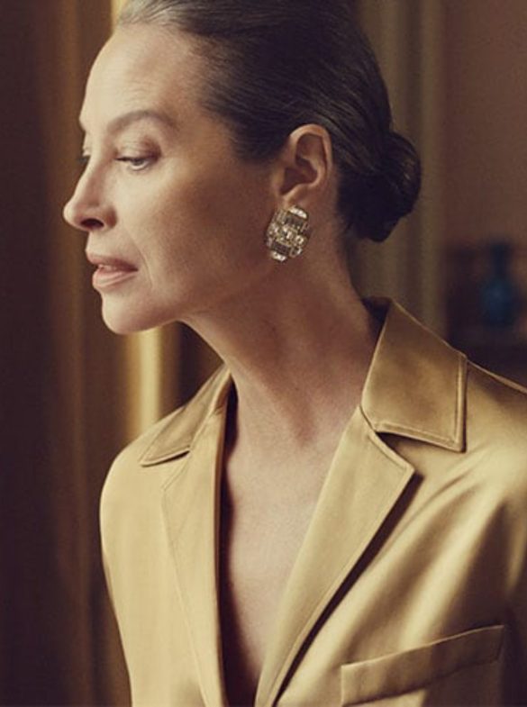 cozy_vibe_ferragamo_o Christy Turlington