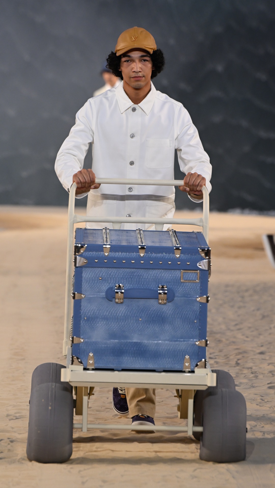 Cozyvibe_LouisVuitton_Spring_sur Louis