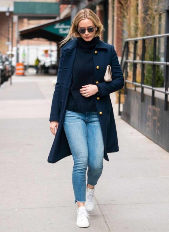cozy_vibe_emily_blunt_c