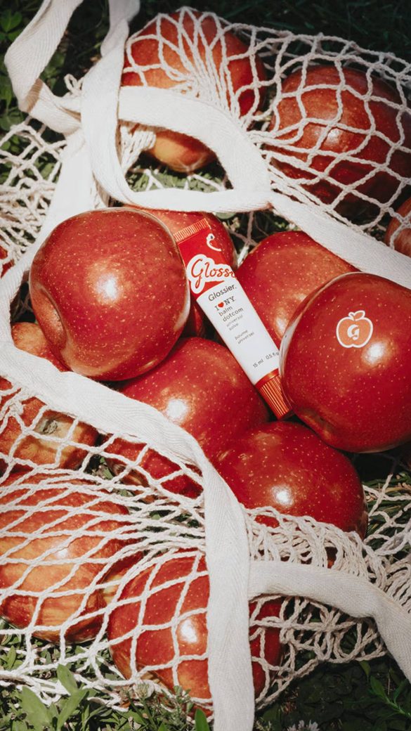 cozy_vibe_glossier_lips_